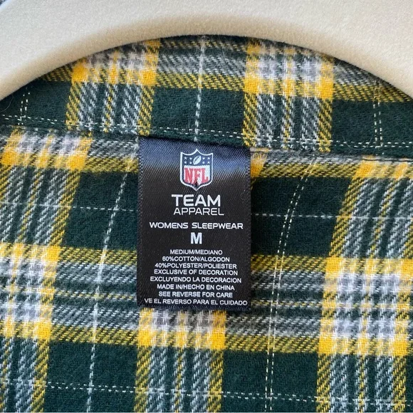 Like NEW NFL Green Bay Packers Plaid Flannel Pajama Set - Button Down Top & Pant
